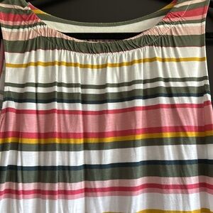Ladies sleeveless top with band bottom